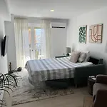 Comfortable 1 Bedroom Home From Home, Sunny, Sea & Mountain Views