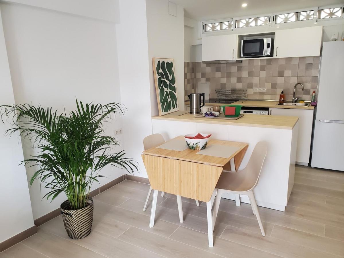 Comfortable 1 Bedroom From Home, Sunny, Sea & Mountain Views Apartment *